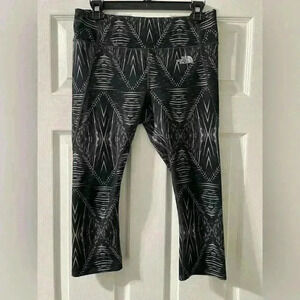 The North Face Women’s Motivation Print Cropped Leggings B92